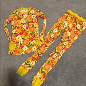 Sunny Garden Little Sleepies PJs in size 5/6 🌼🌸🌺
